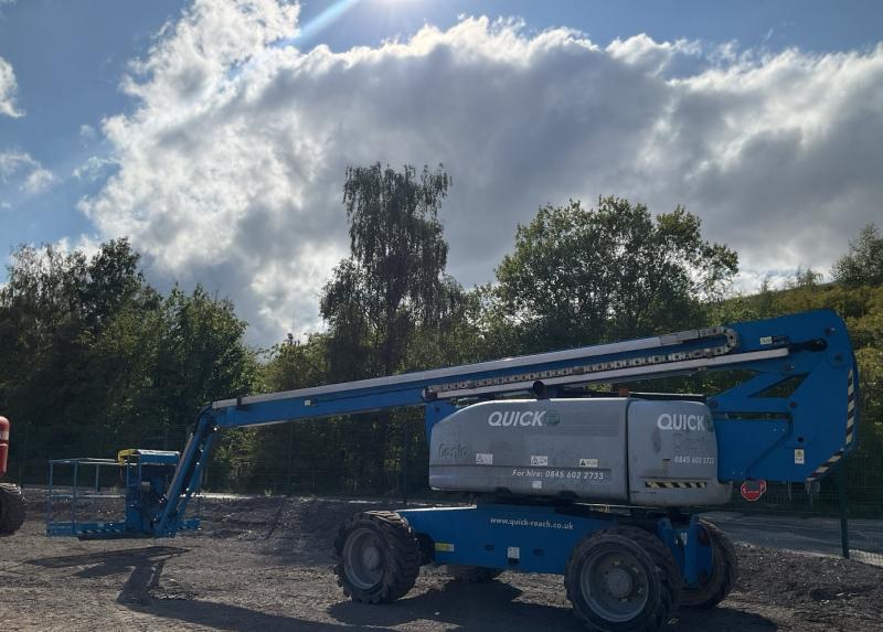 Xe nâng người Genie Z-80/60 Boom Lift